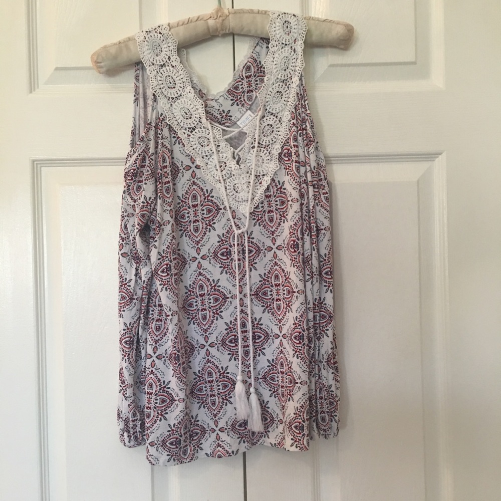 Time and Tru top cold shoulders multicolored L